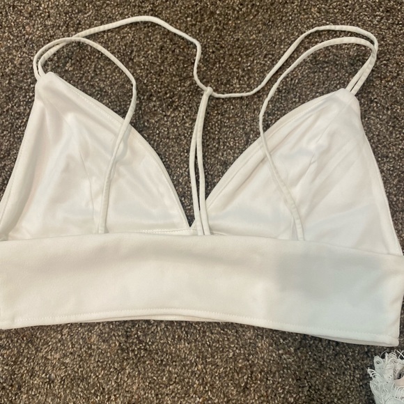 White crop top - Picture 2 of 3